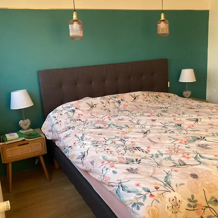 Jolie Maison à *